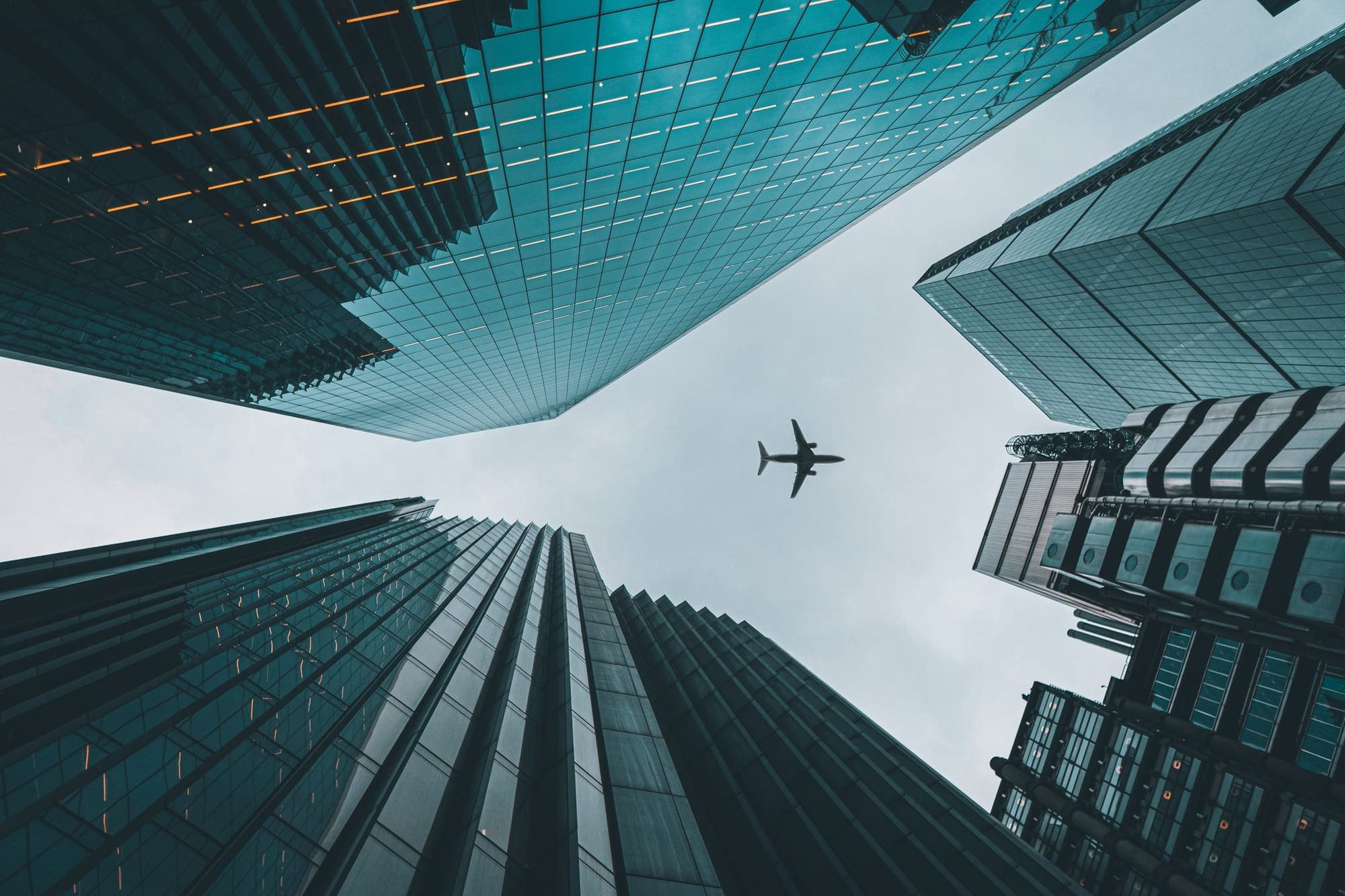 Luxury Private Aviation Transportation in Hawaii | FBO Limo Service